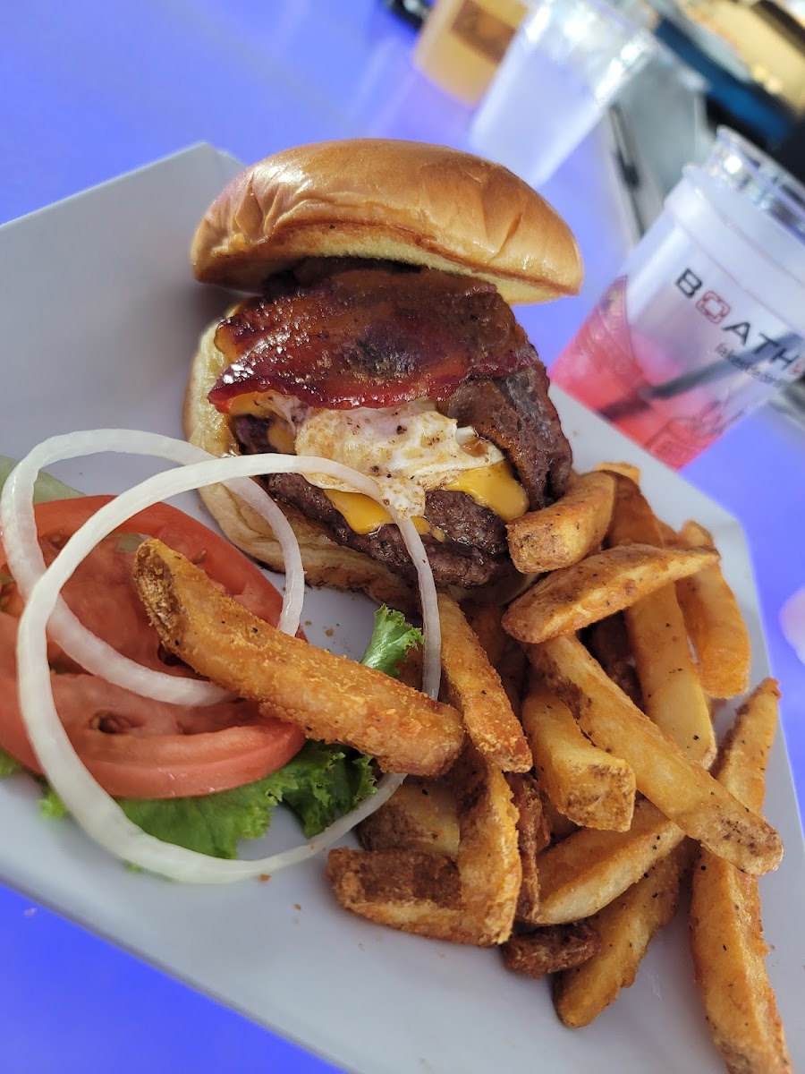 Boathouse Lakeside Bar & Grill Photo 10