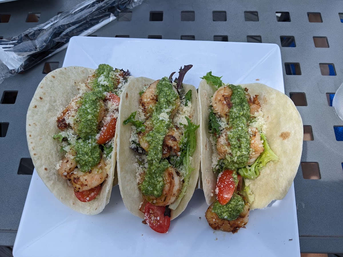 Boathouse Lakeside Bar & Grill Photo 8
