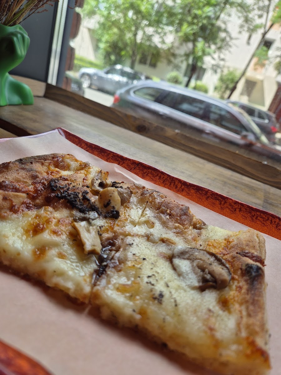 Tranci Pizza Photo 3