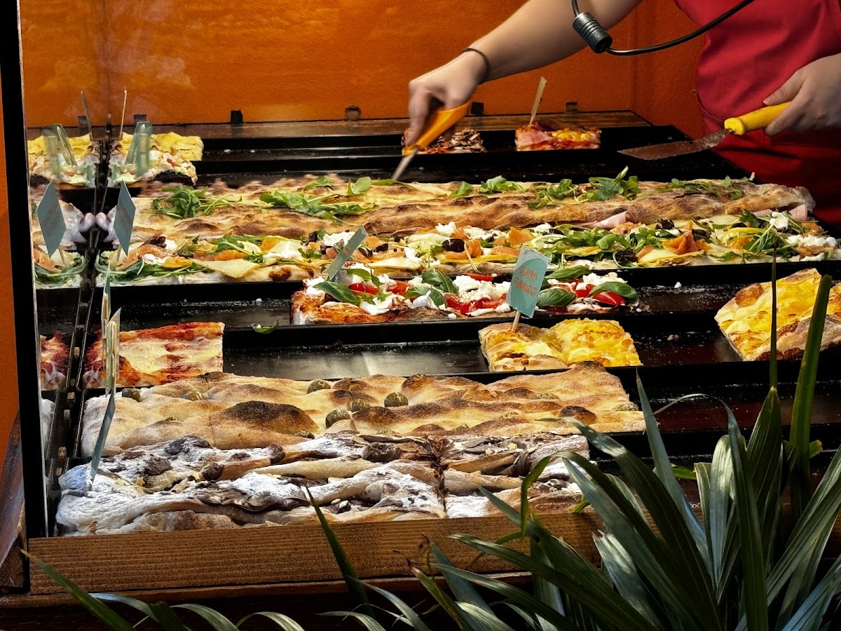 Tranci Pizza Photo 8