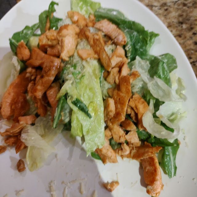 Salada Ana Com Salmon E Folhas Verdes