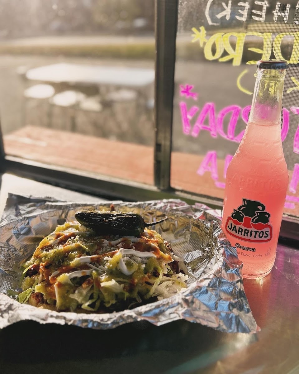 La Poblanita taco truck Photo 8