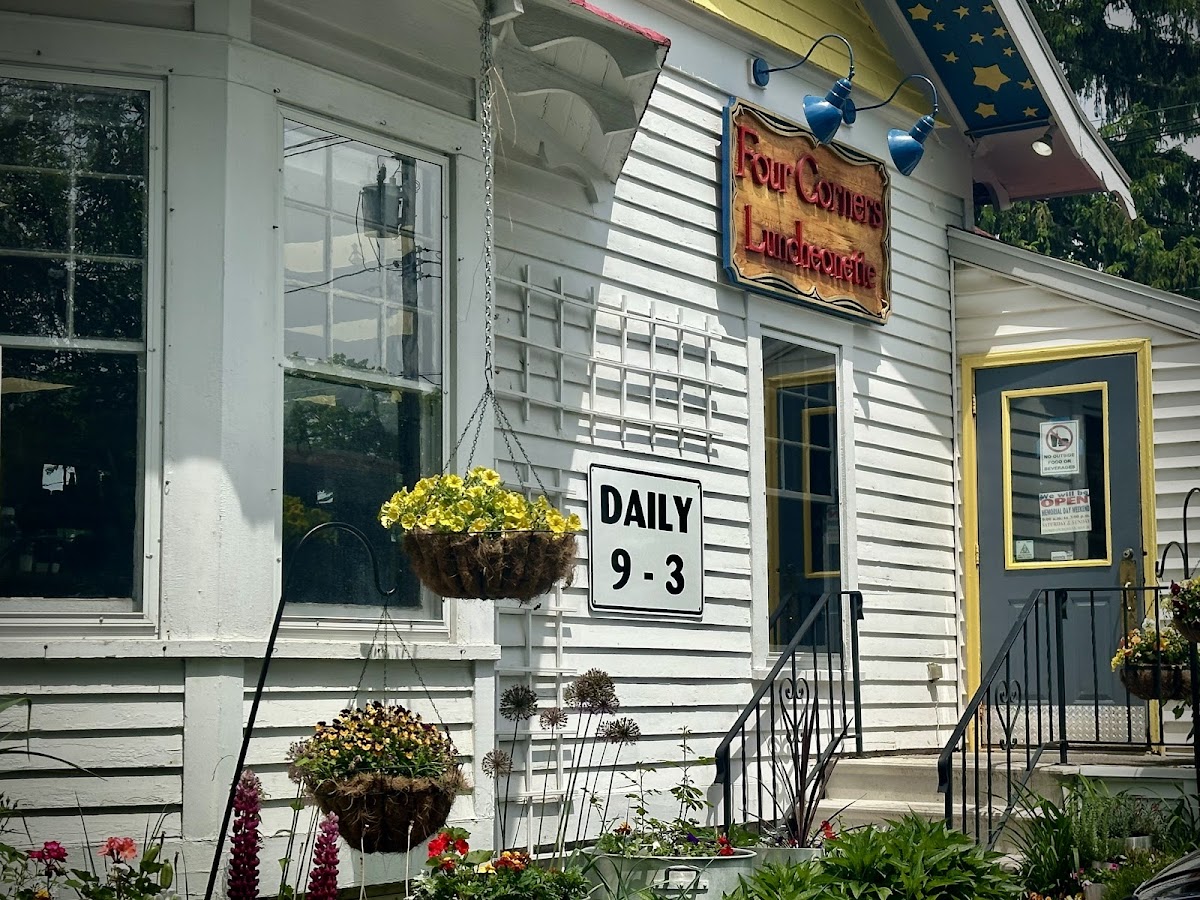 Four Corners Luncheonette