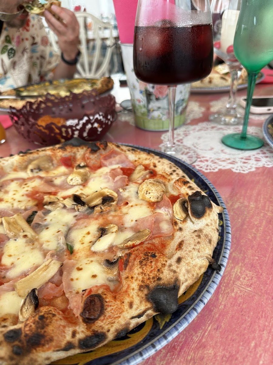 7 Sensi pizzeria Napoletana Photo 4