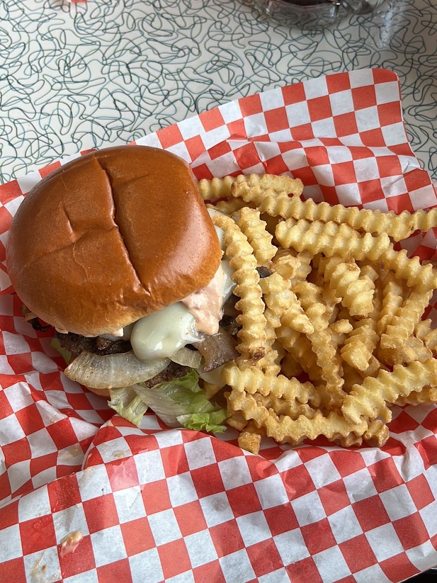 C&J's Drive In Photo 4