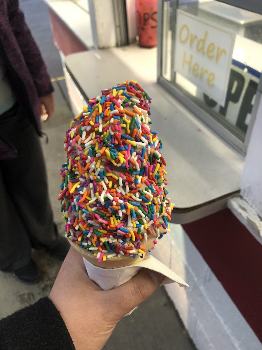 Mong's Ice Cream Photo 5