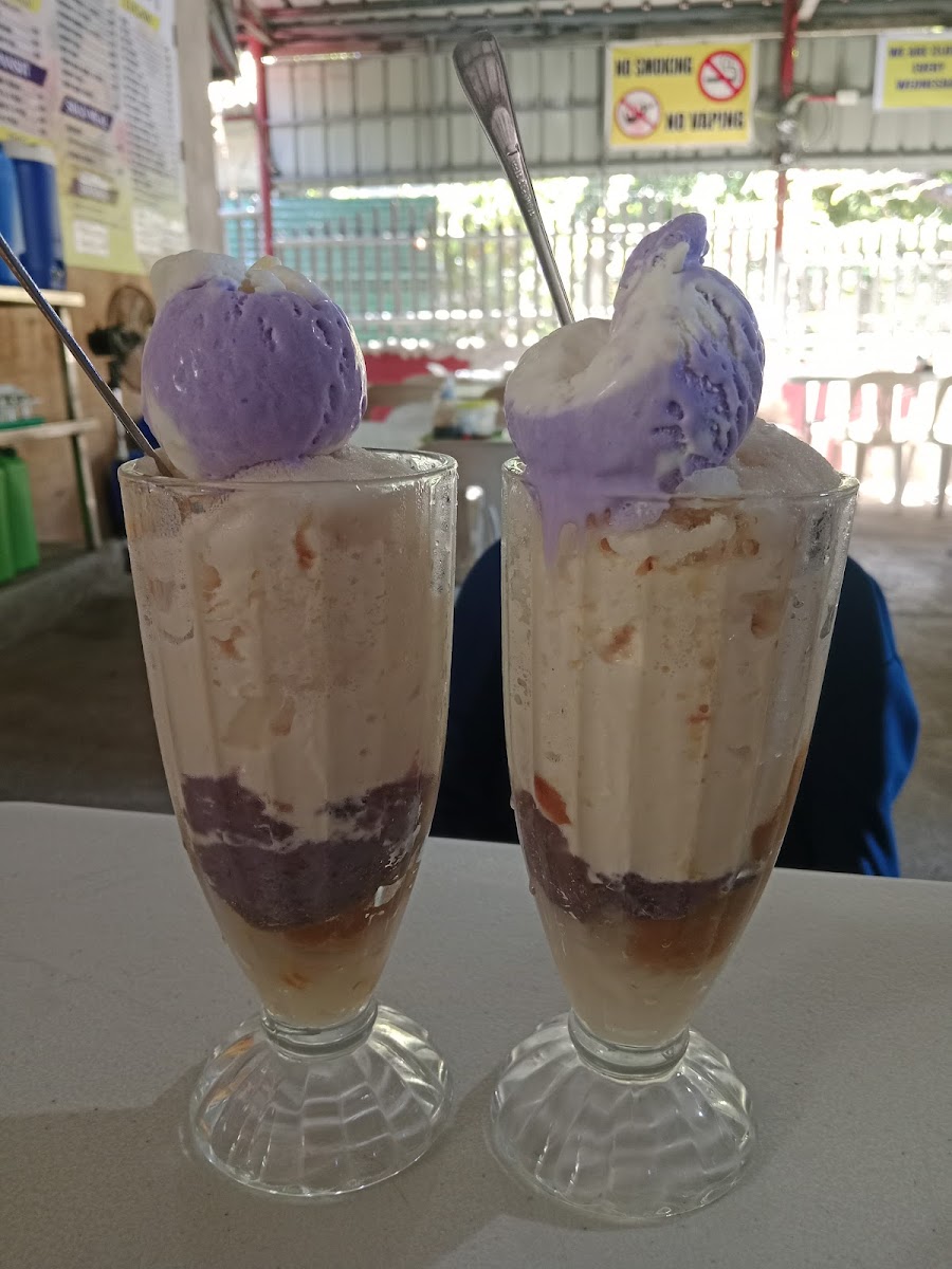 ManLen Kitchenette (Helen's halo-halo) Photo 5