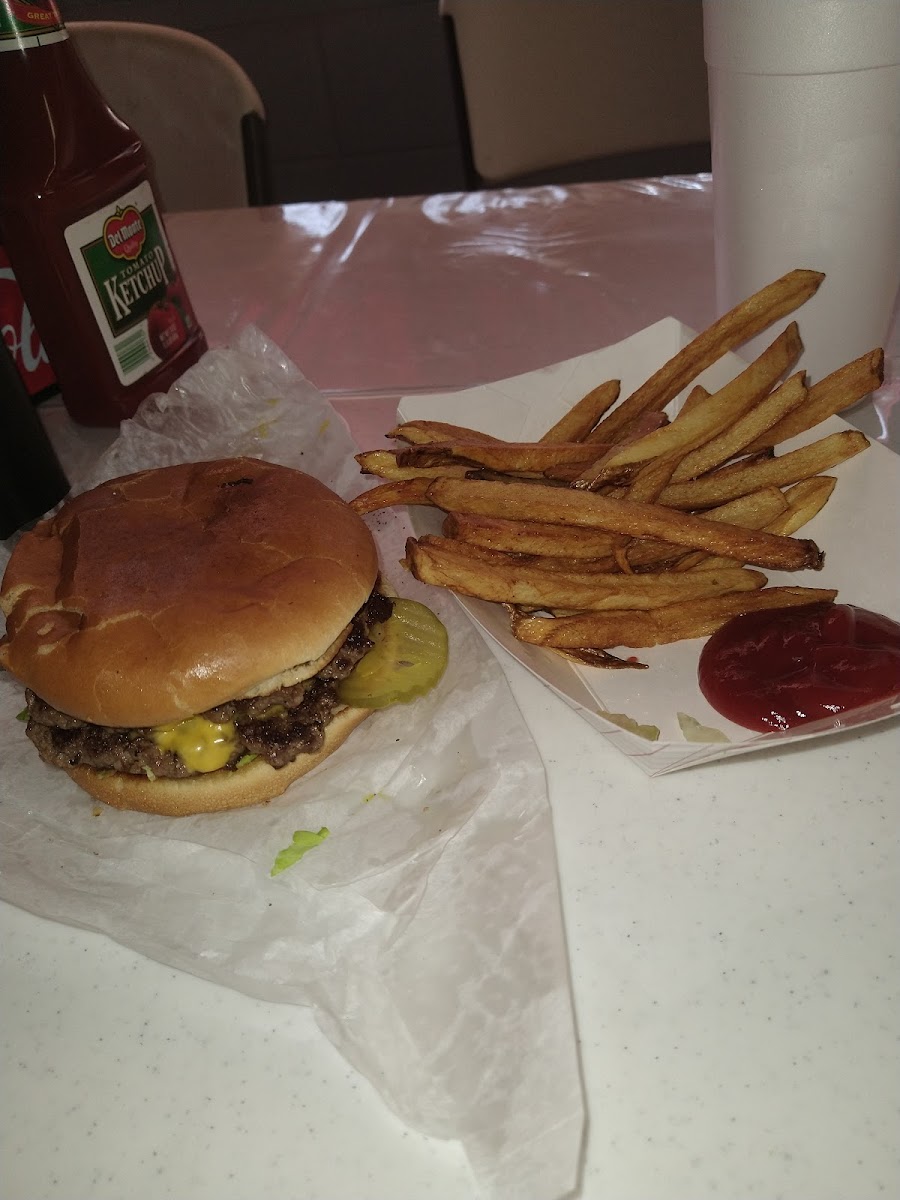 Tastee Burgers Photo 6