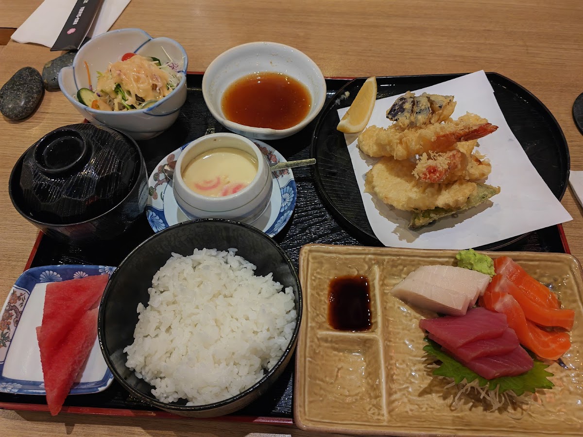 Kiku-Zakura Japanese Cuisine 菊櫻 Photo 9