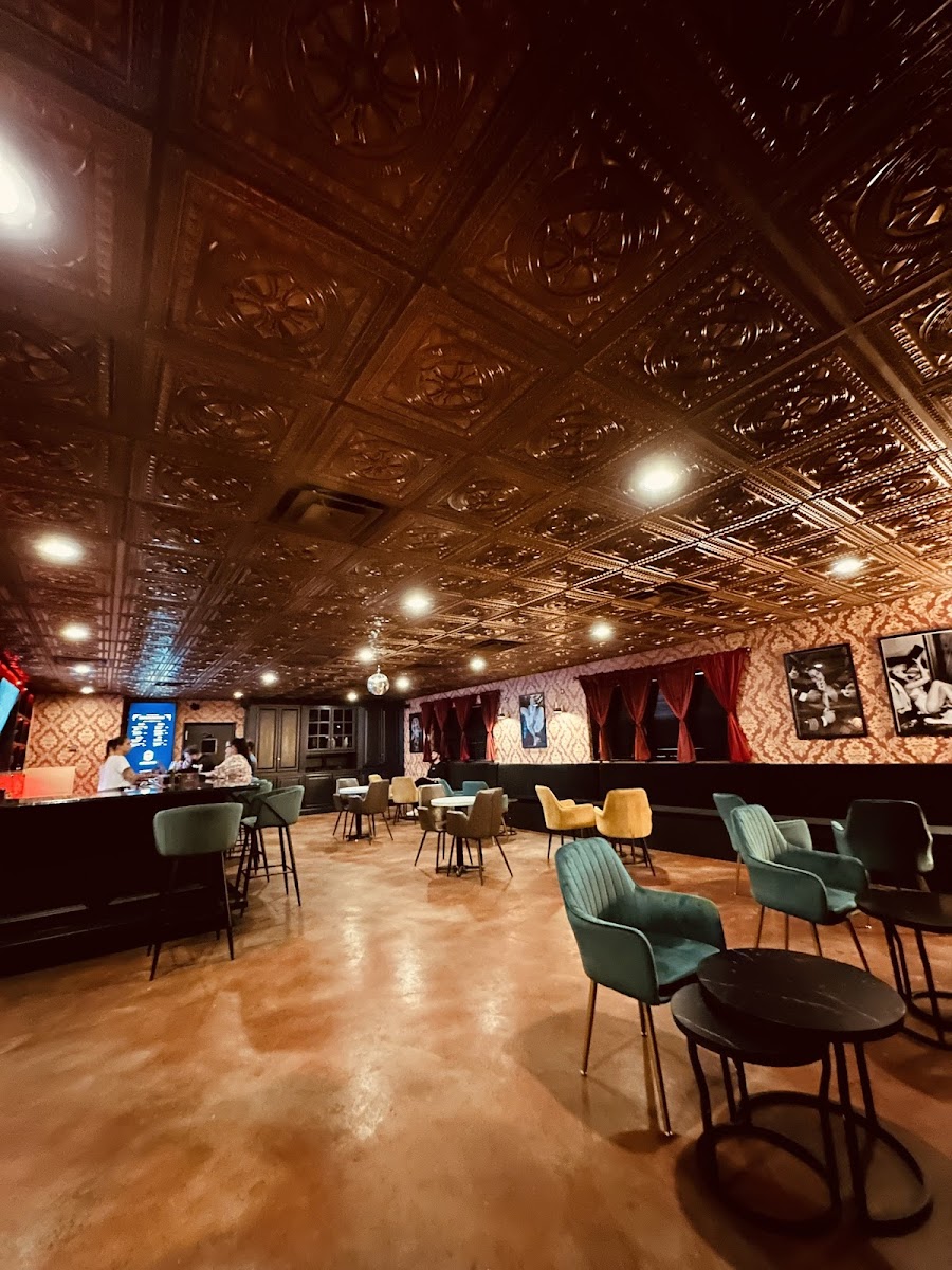 Medley's Lounge