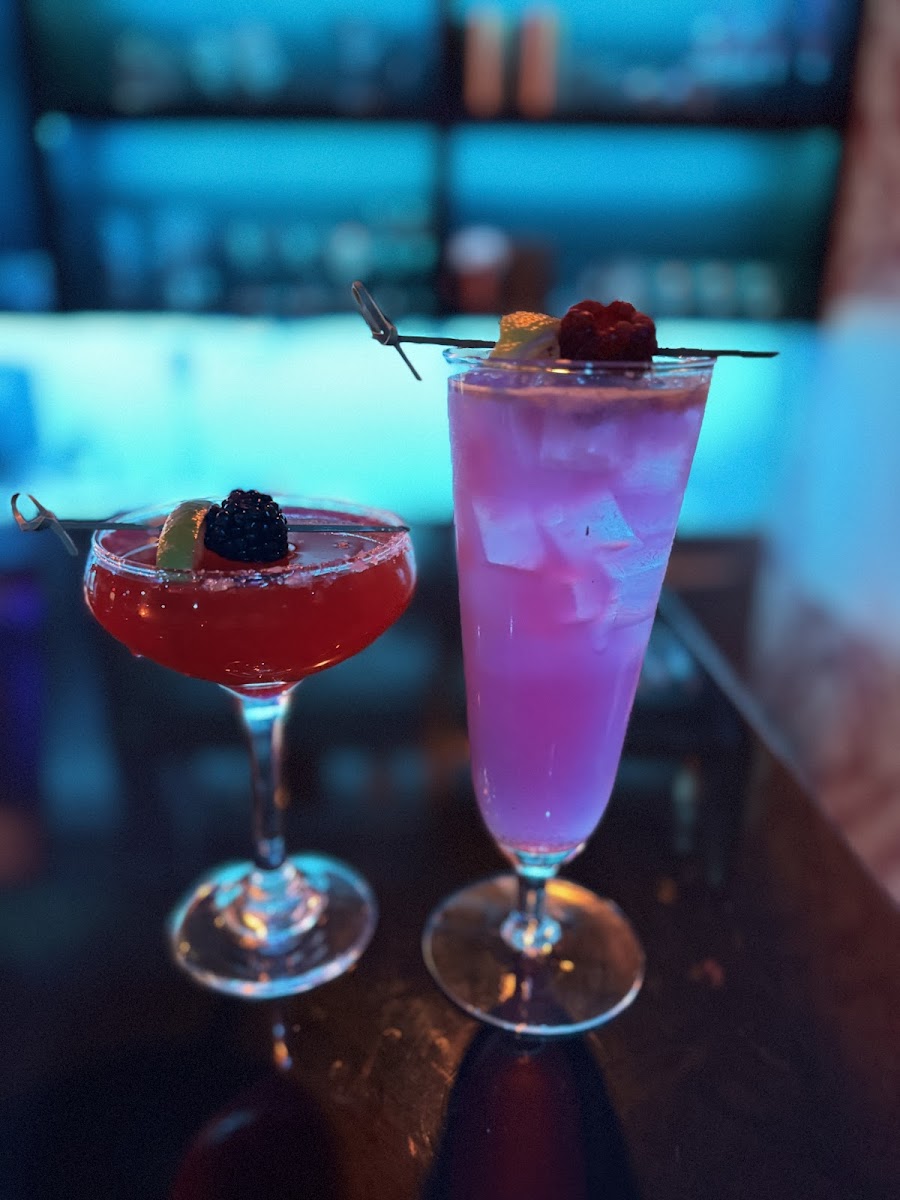 Medley's Lounge Photo 2