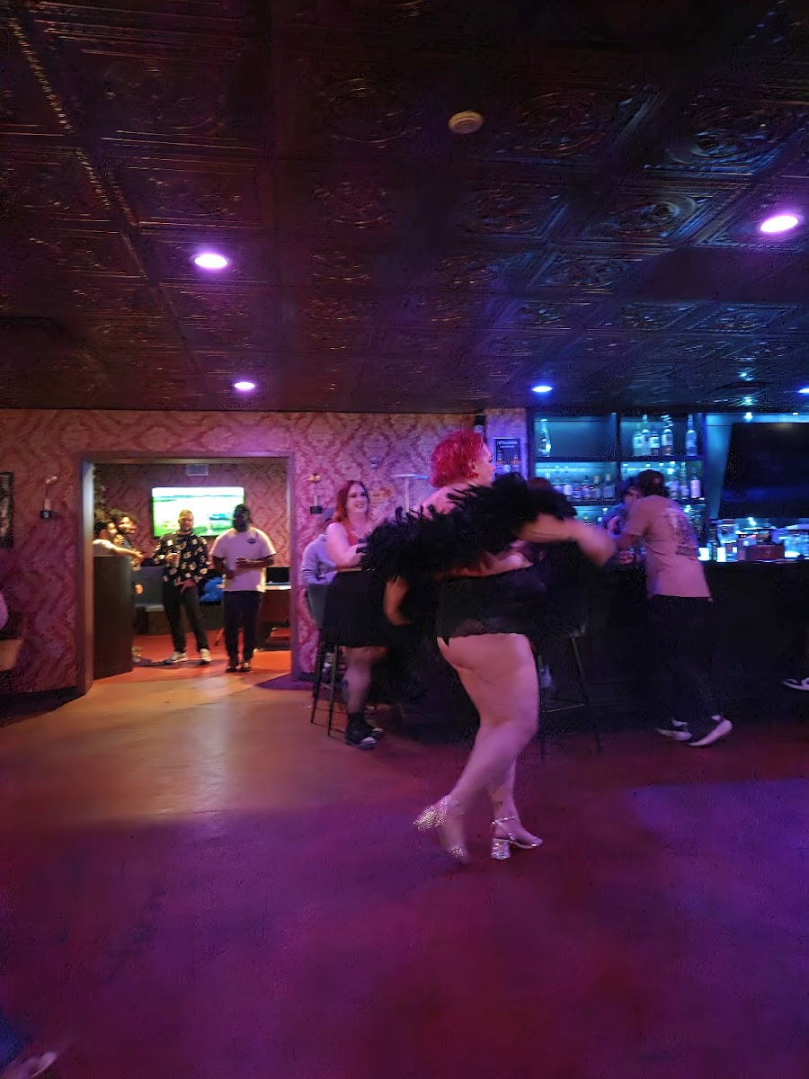 Medley's Lounge Photo 4