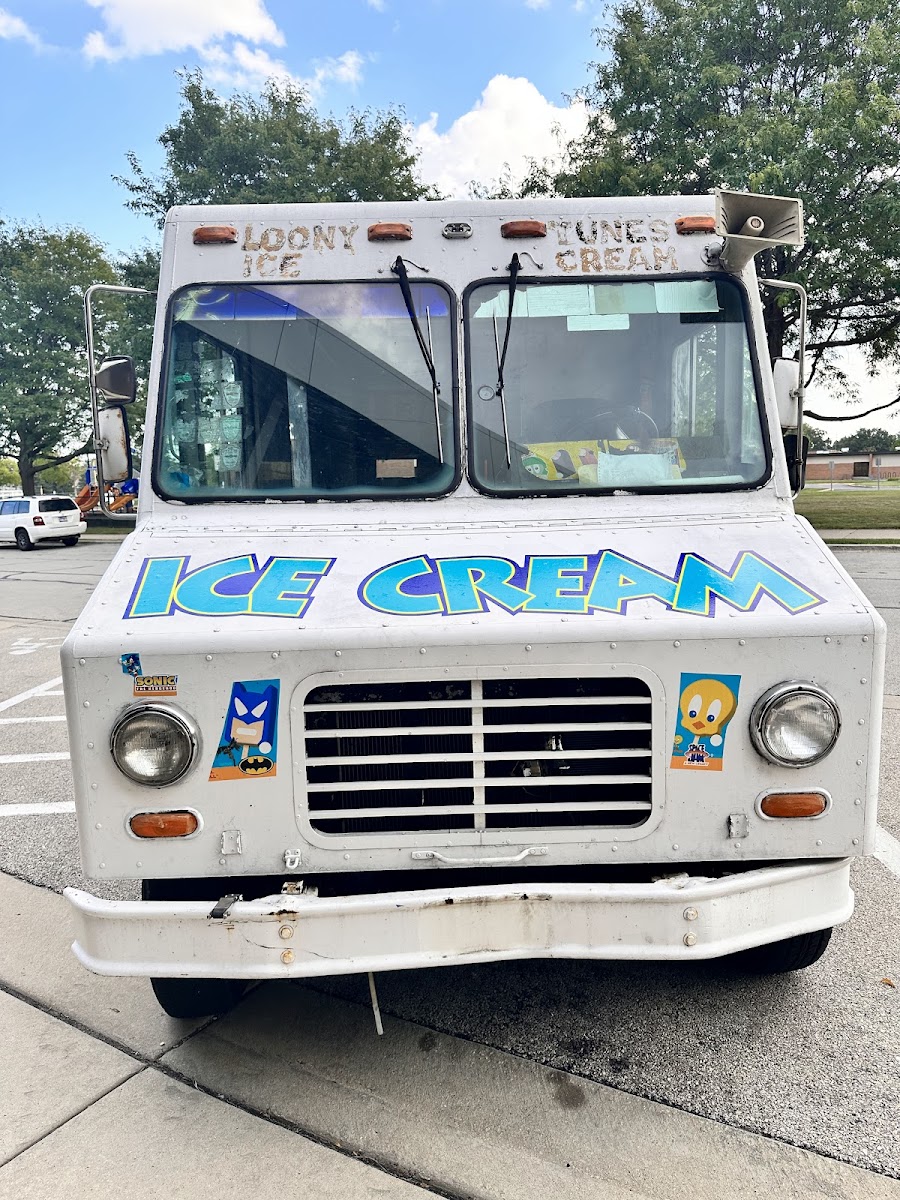 Tito Ice cream Truck Photo 4