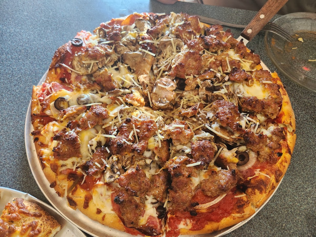 Second Avenue Pizza Photo 6