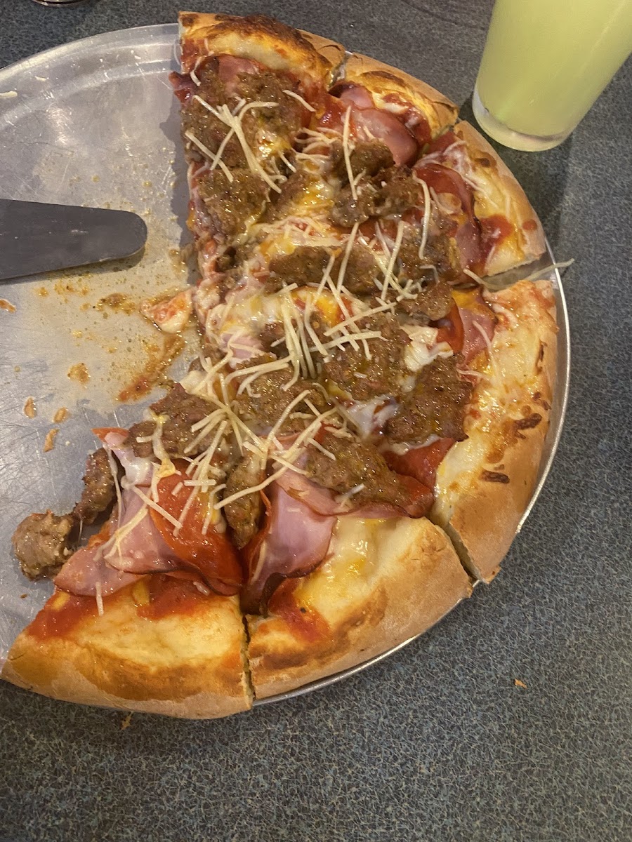 Second Avenue Pizza Photo 9