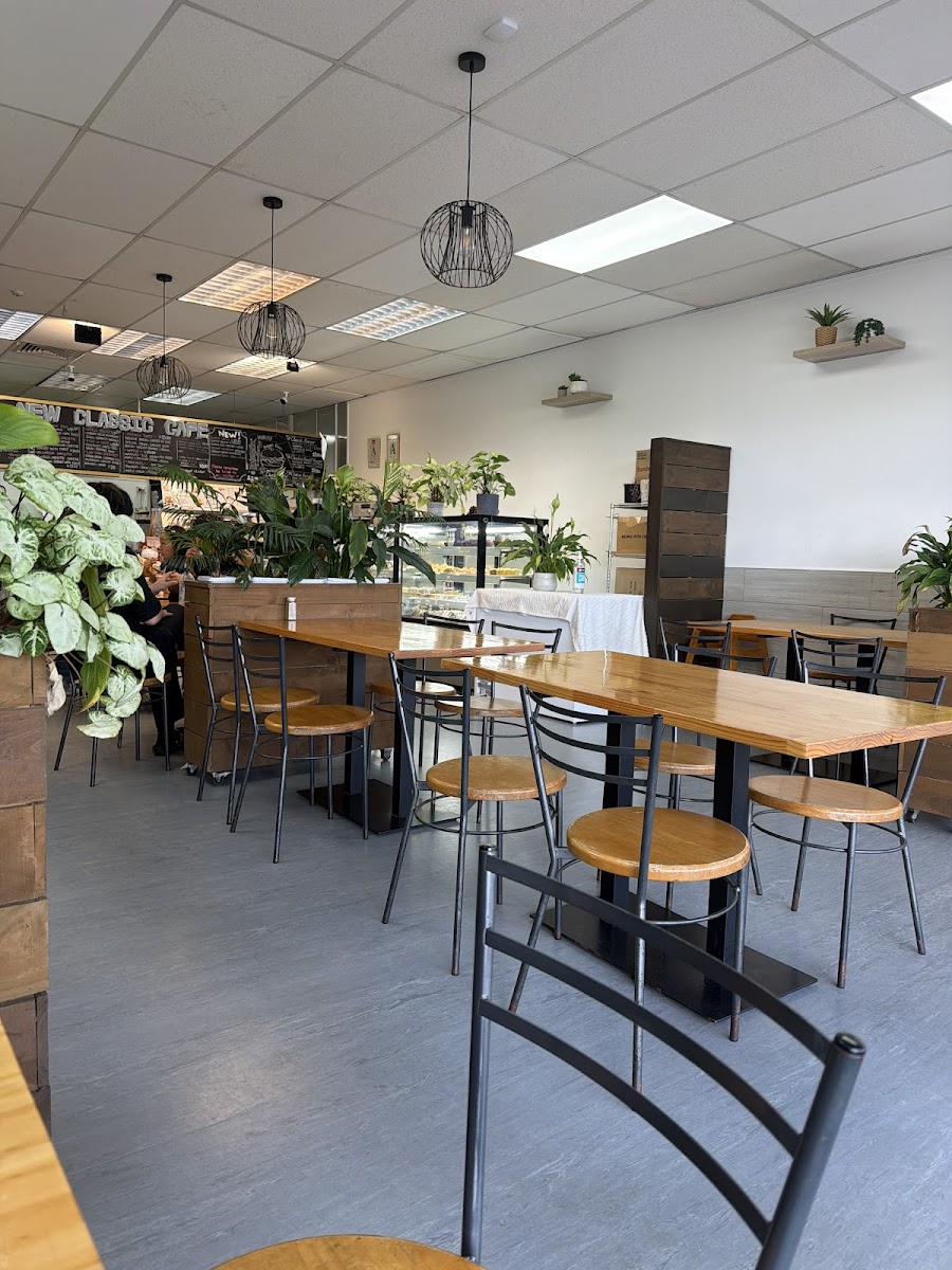 New Classic Cafe Photo 4