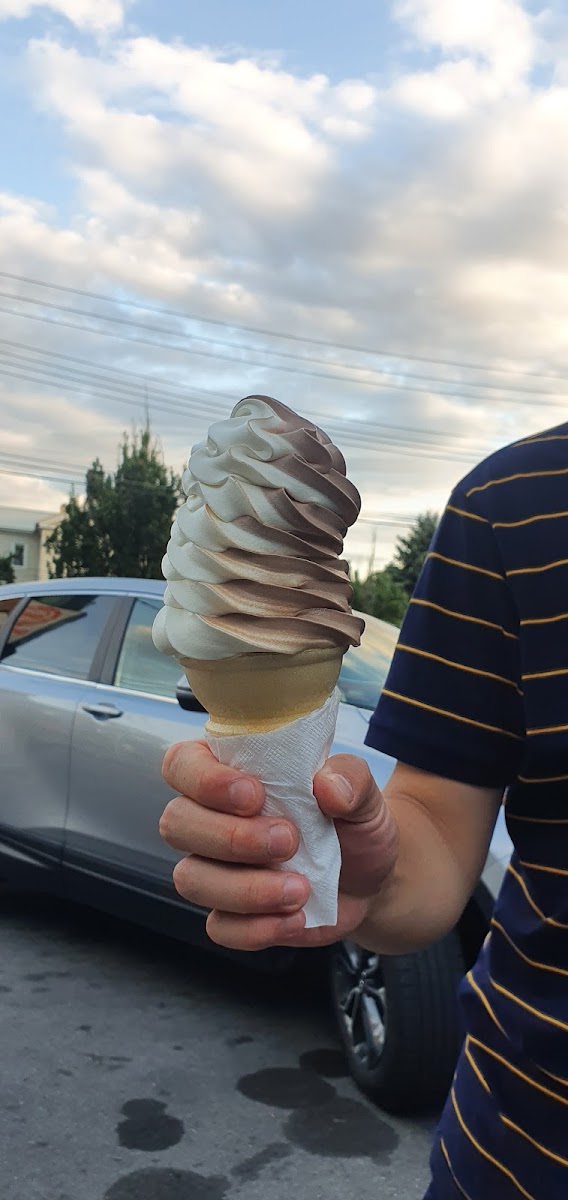 Sweet Melissa's Ice Cream Shop Photo 7