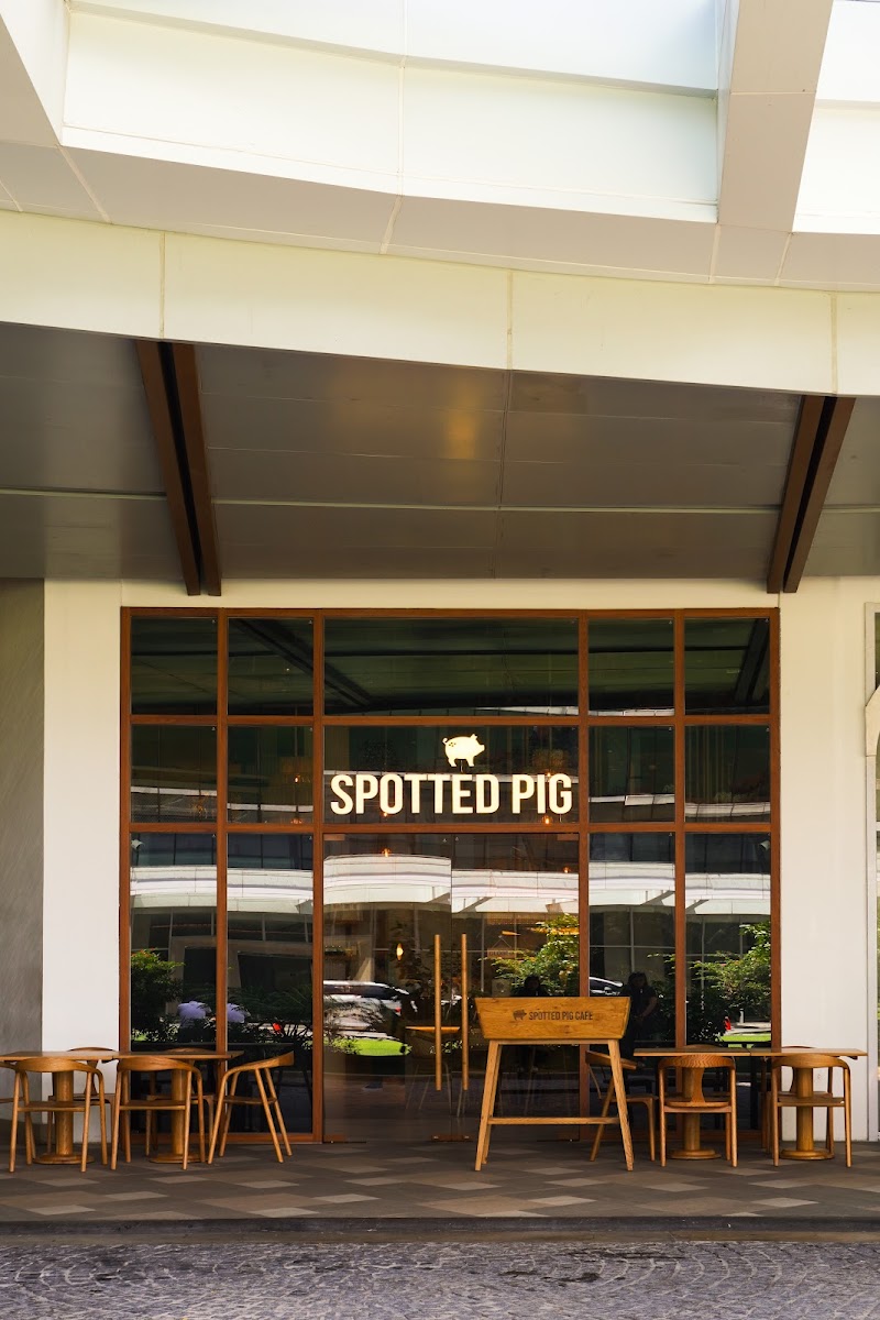 Spotted Pig Proscenium
