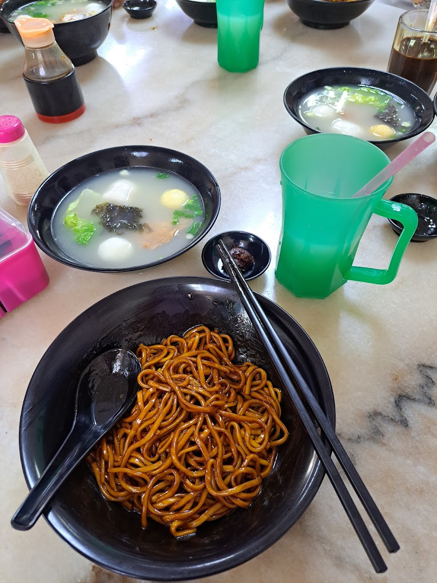 Restoran Khong Kee 江记西刀鱼圆 Photo 2