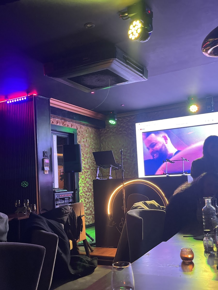 LE SCAM LOUNGE