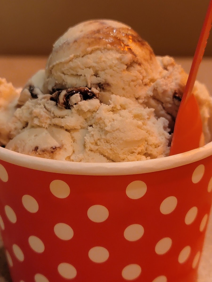 Zoey's Cafe & Artisan Ice Cream Photo 5