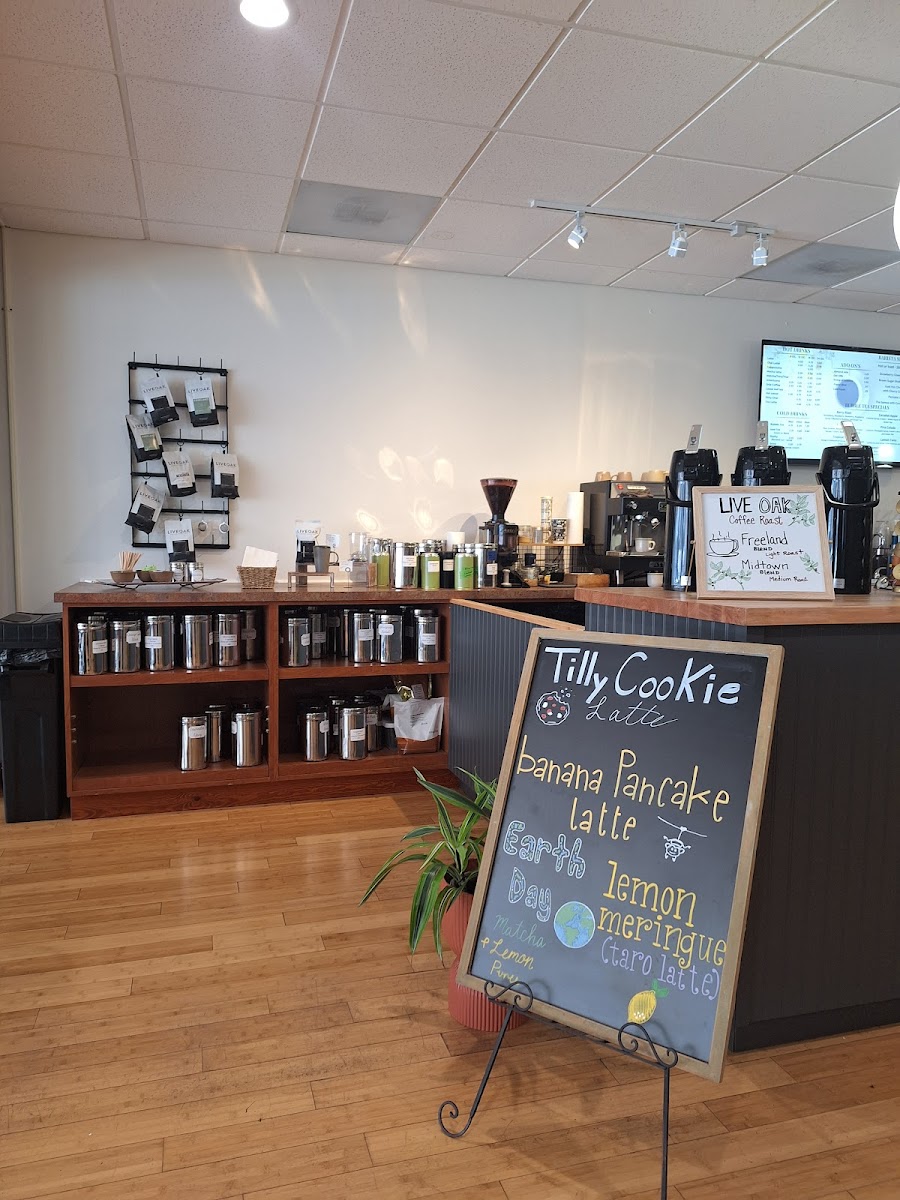 Tilly's Cafe and Tea House Photo 3