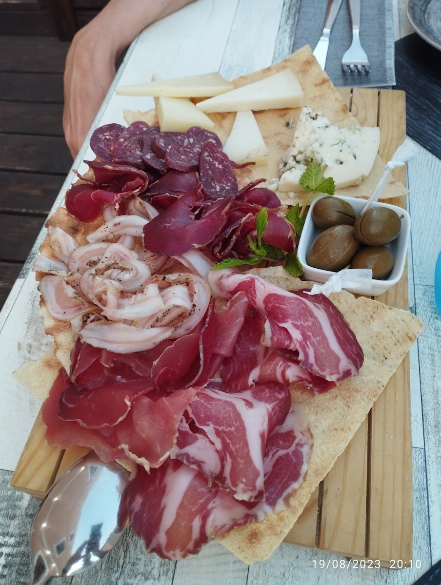 m 'n m vineria & spaghetteria Photo 9