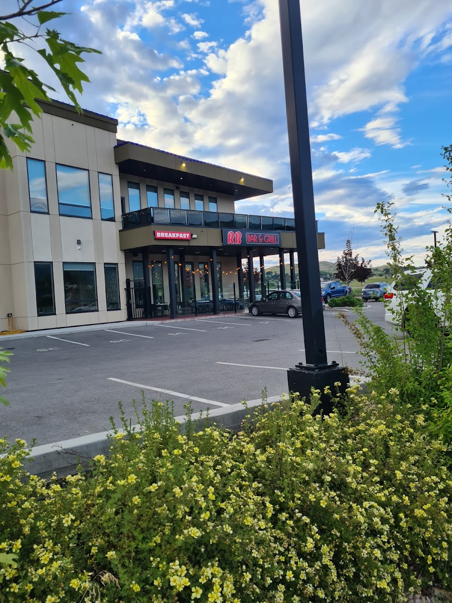 RB Bar and Grill Photo 4