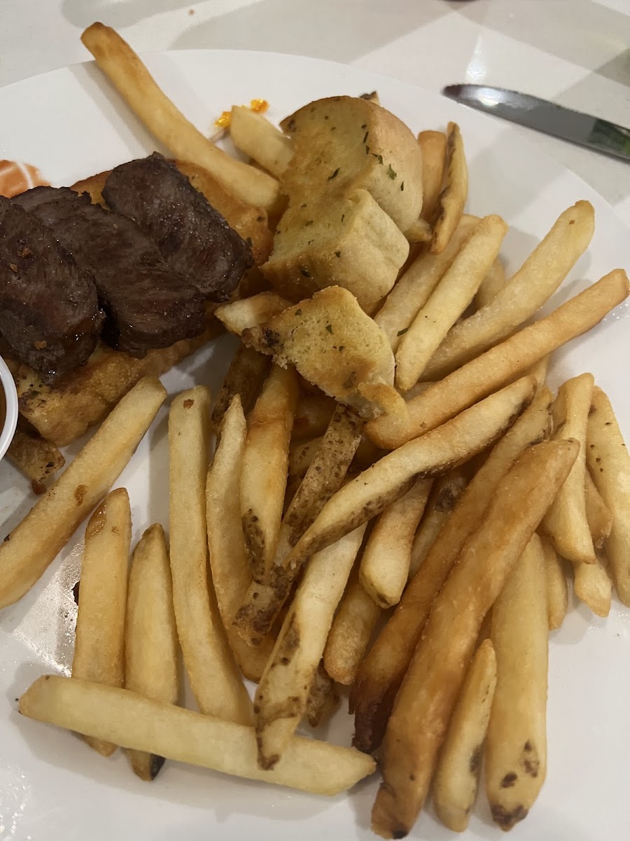 RB Bar and Grill Photo 7