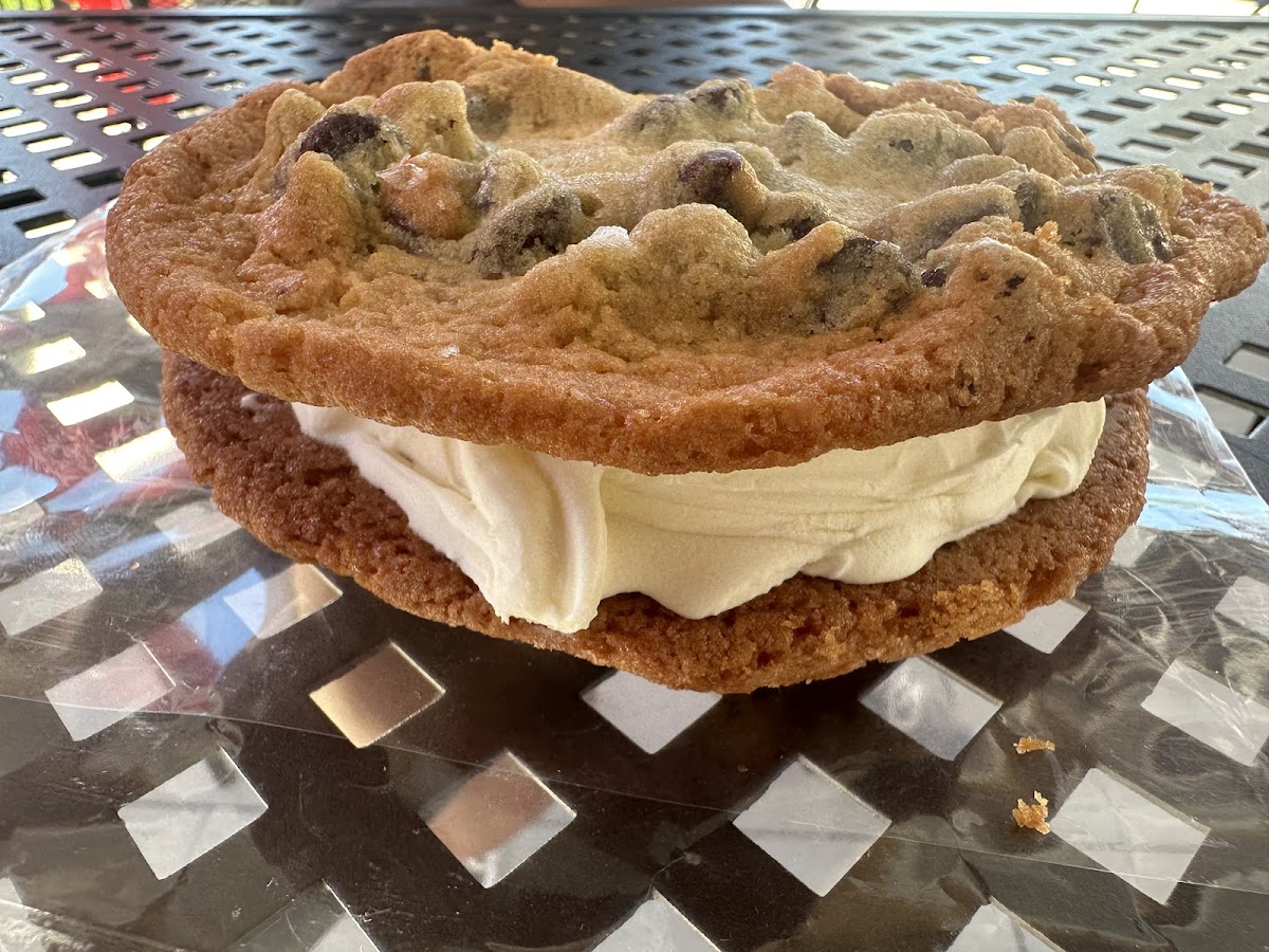 Uptown Scoops Photo 6