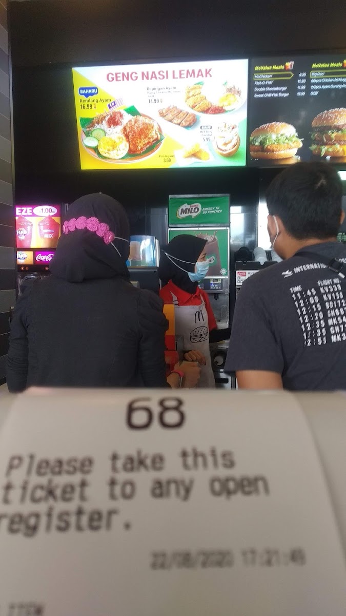 McDonald's Lotus's Alma DT Photo Menu 10