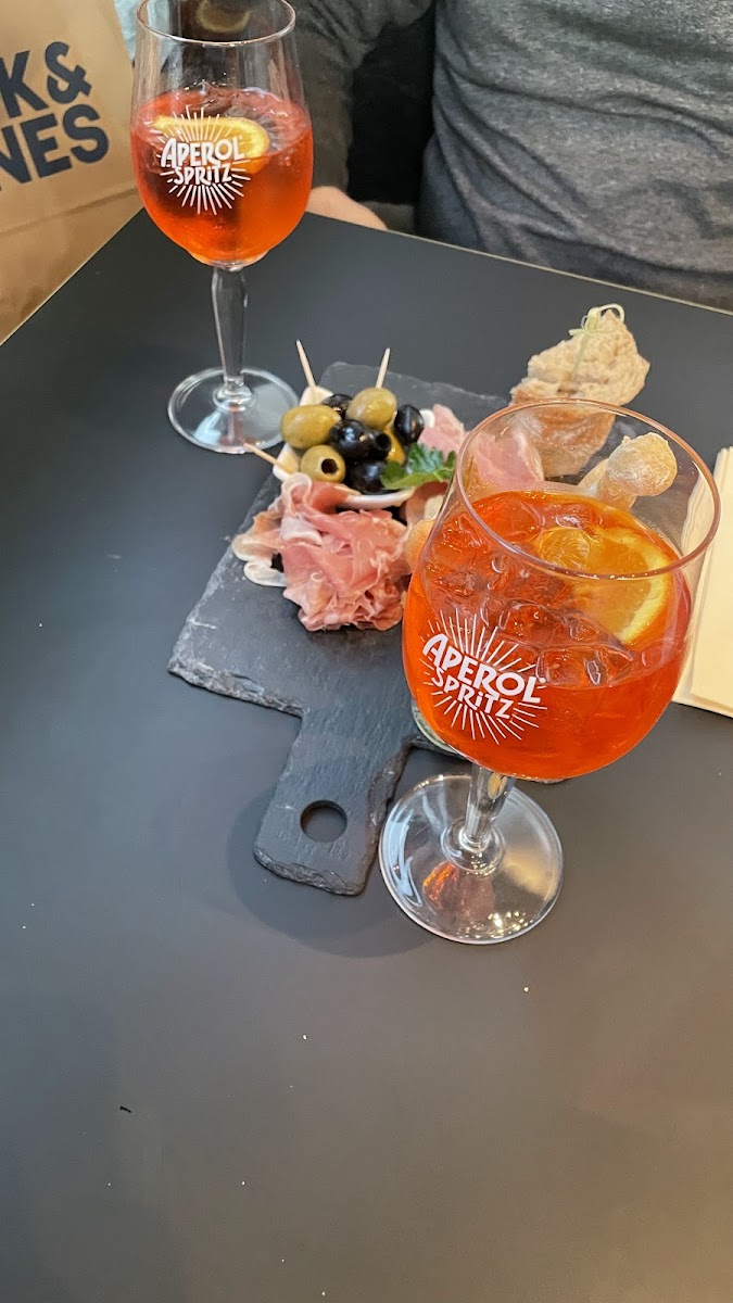 Grande Café & Bar Photo 10