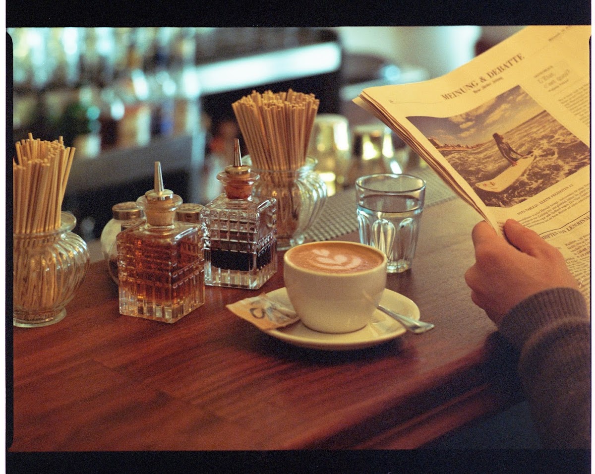 Grande Café & Bar Photo 4