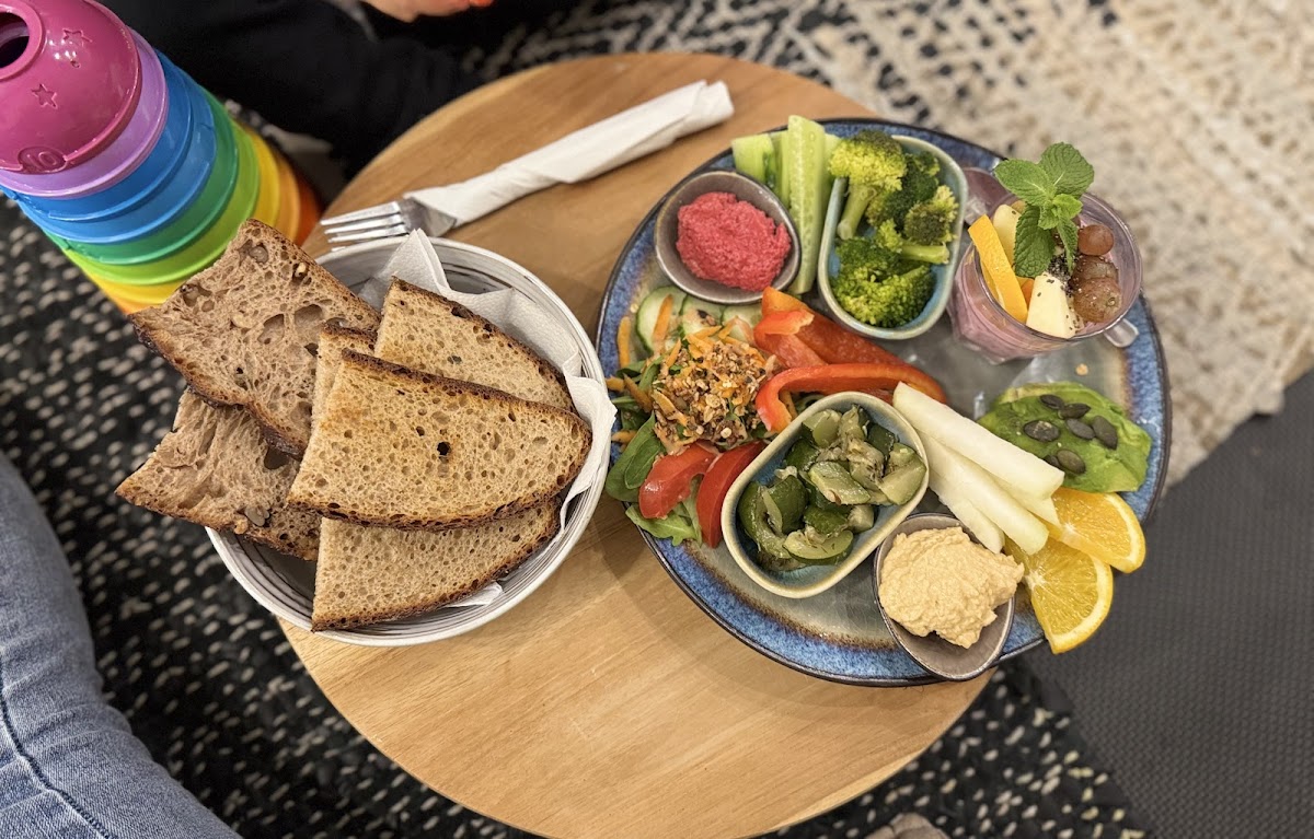 Les Petits - Eltern Kind Café Photo 9