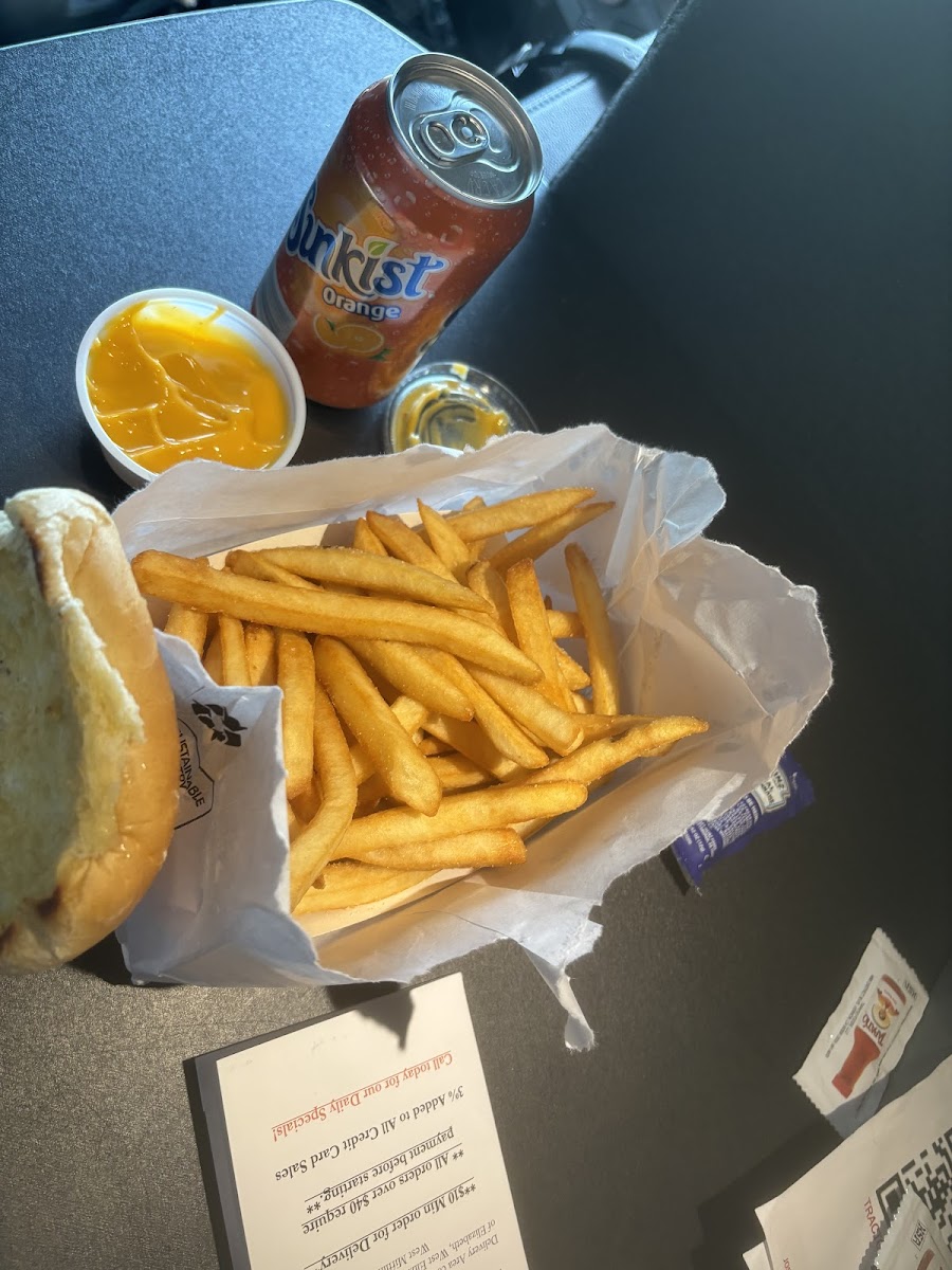 Hometown Burgers & Deli Photo 9