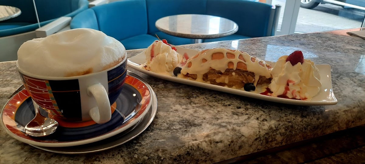 Eiscafè Venezia - Heuchelheim Photo 3