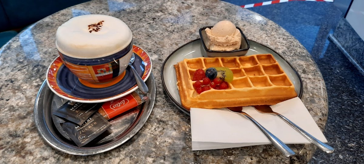 Eiscafè Venezia - Heuchelheim Photo 5