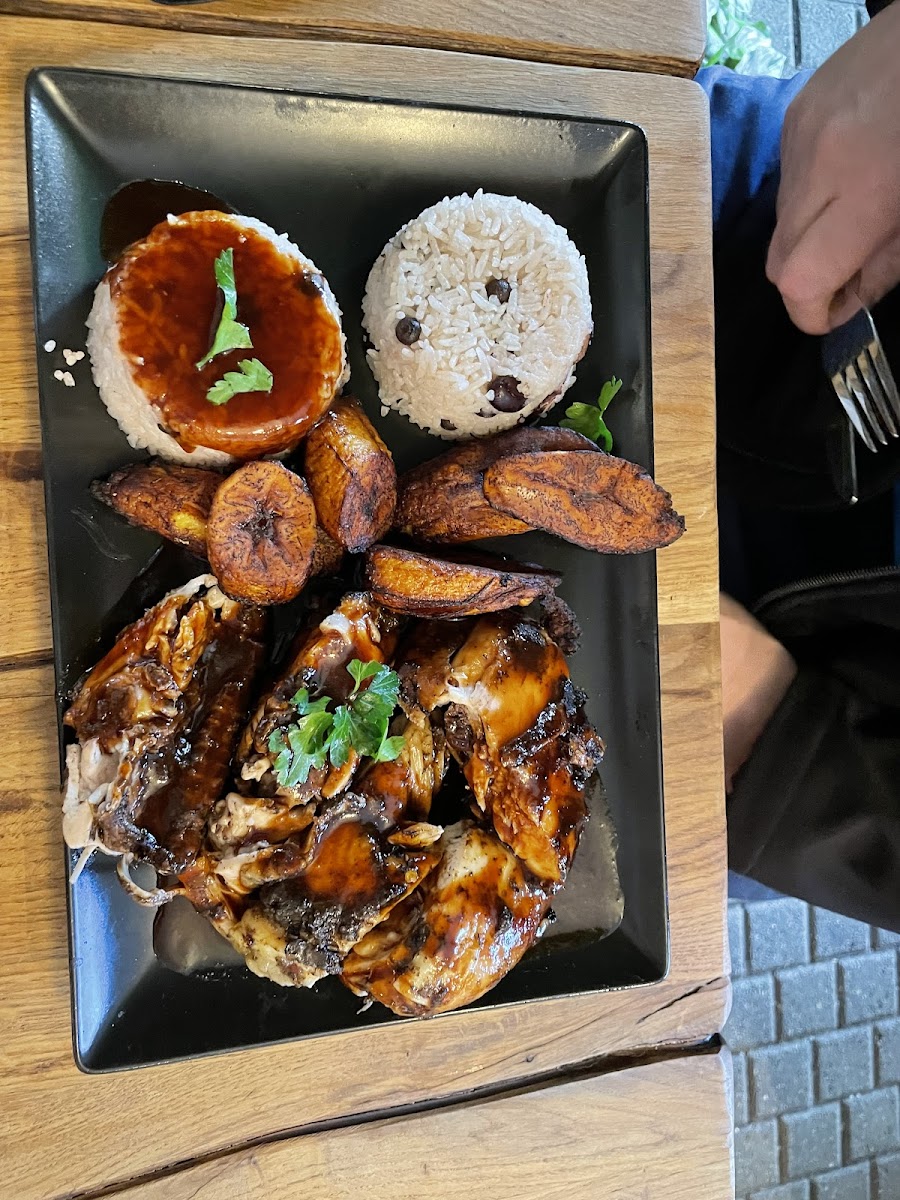 Good Vibes Jamaica Restaurant Photo 7