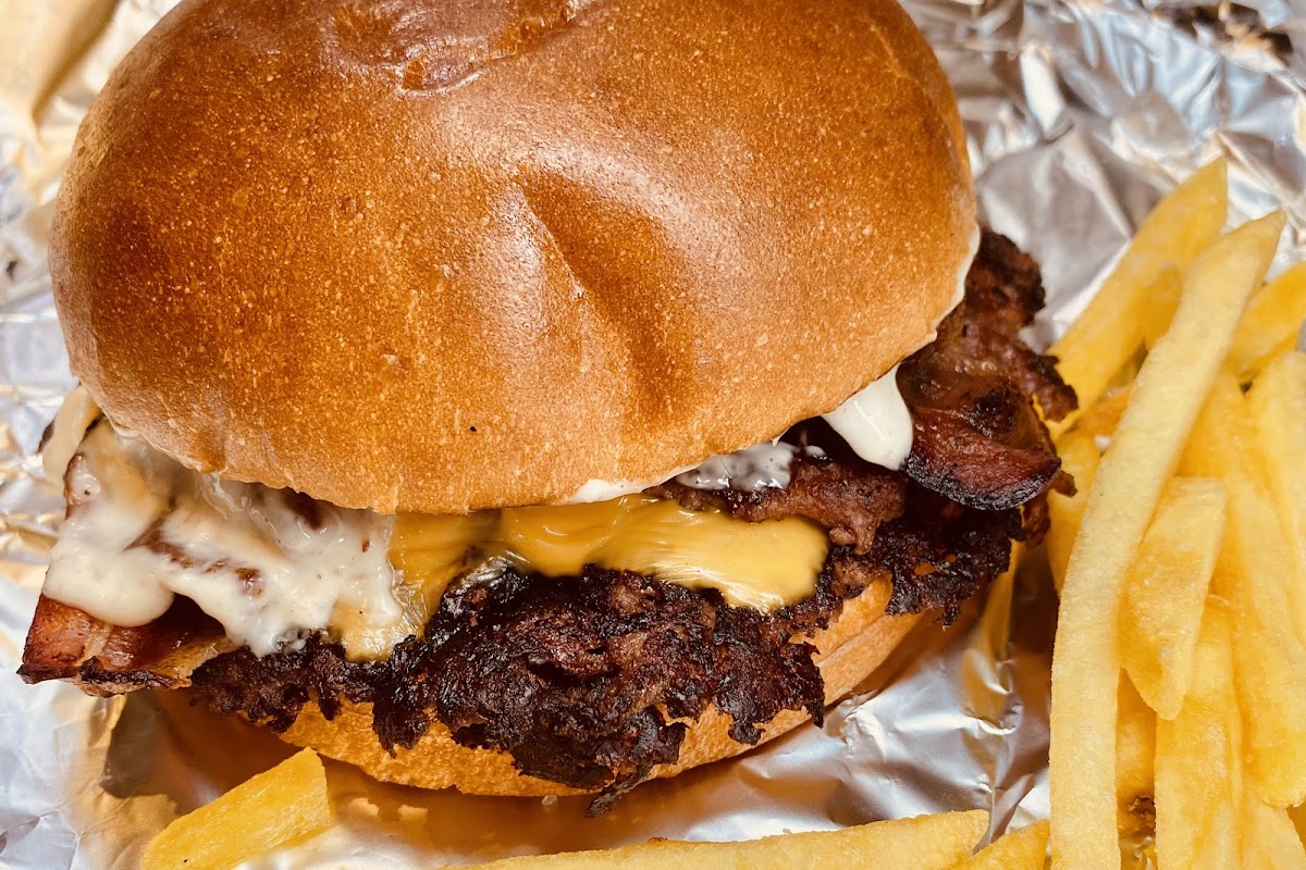 Molona’S Burger Photo 9