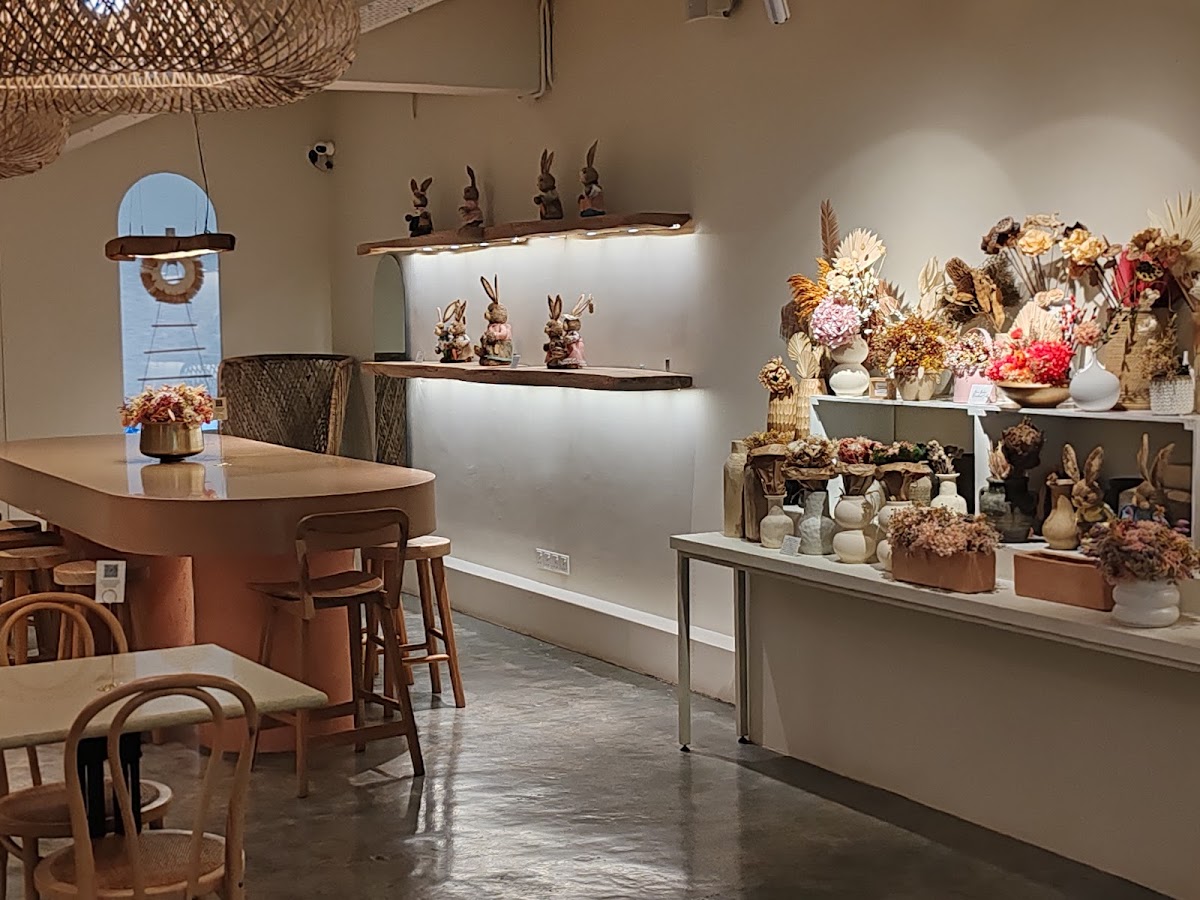 A Little Bud Florist Cafe Photo 4