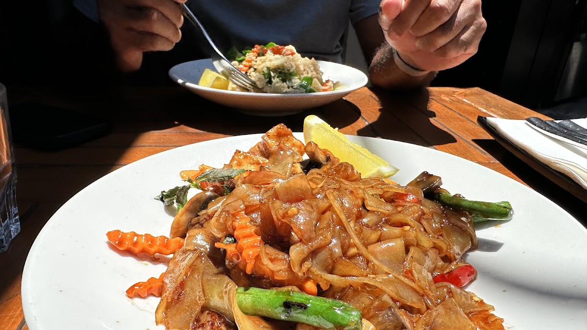 Limelight Cafe & Restaurant Photo 8