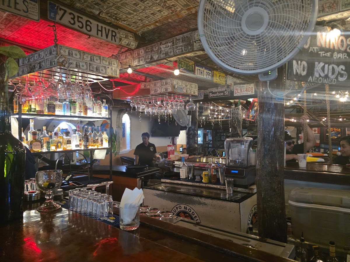 Pez Vela Restaurant Photo 3