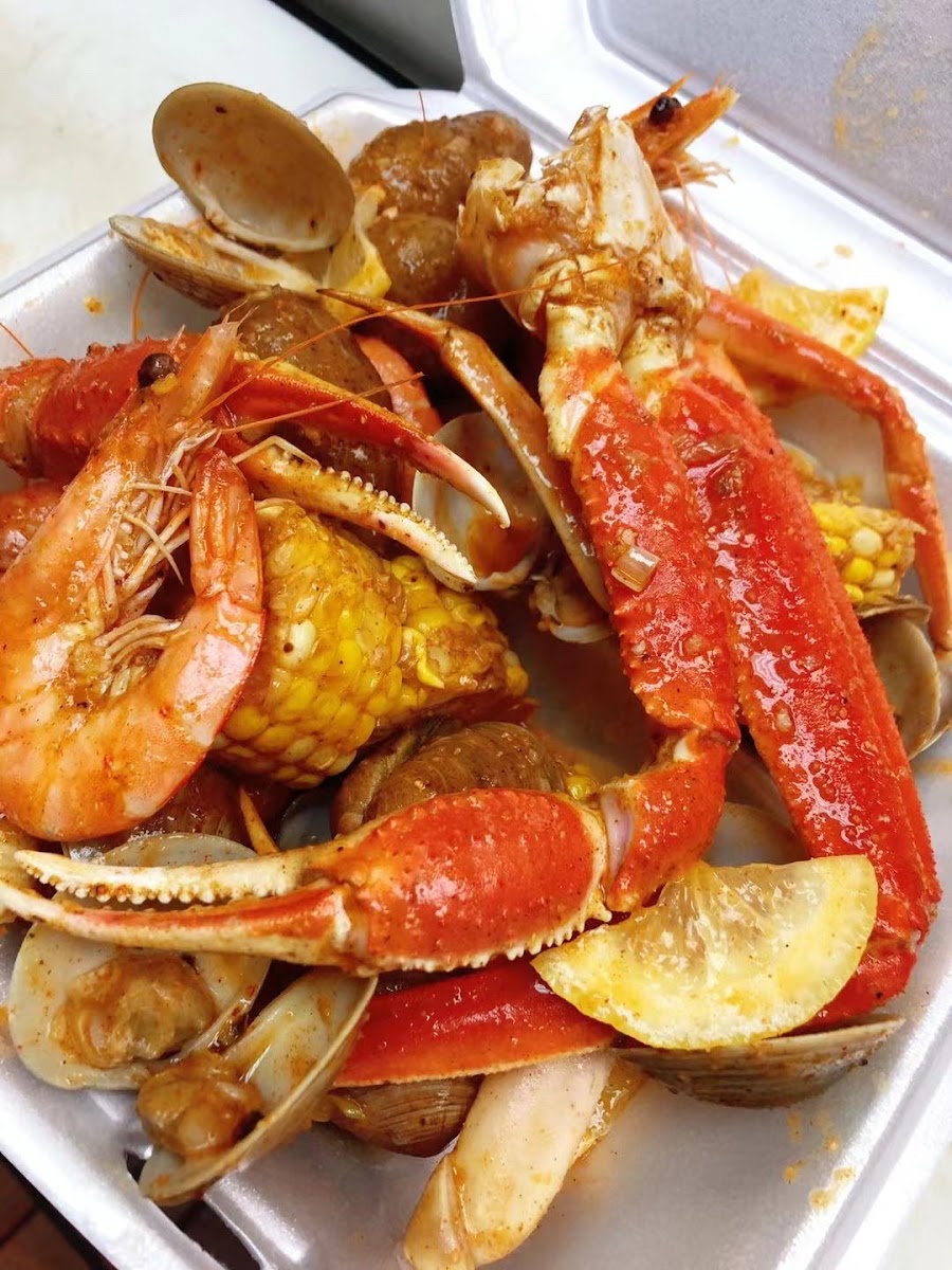 Gold Fish Chinese Restaurant & Seafood Shack Photo 6