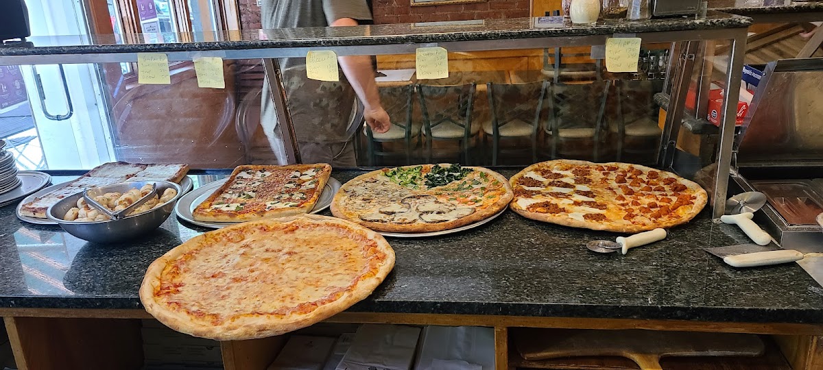 Gino's Pizza Photo 5