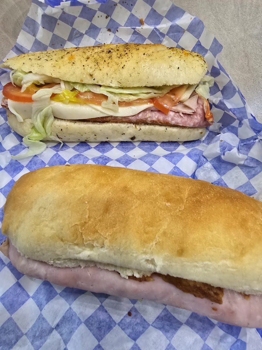 Brandini's Sandwiches To Go Photo 9