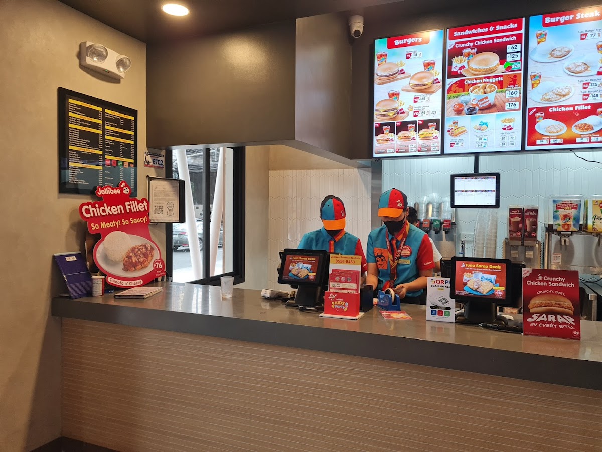 Jollibee Caltex - Arnaiz Ave - Osmeña Hwy Photo 7