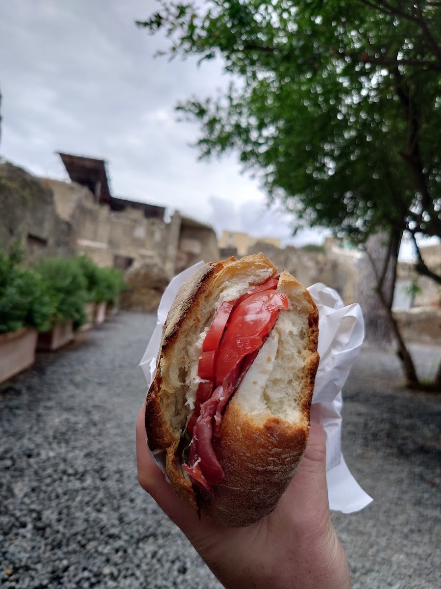 Salumeria Aprea Photo 3