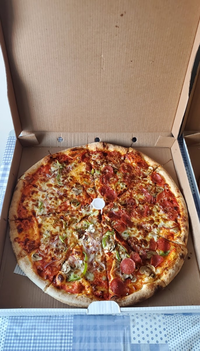 St. Clair FBI Pizza Photo 9