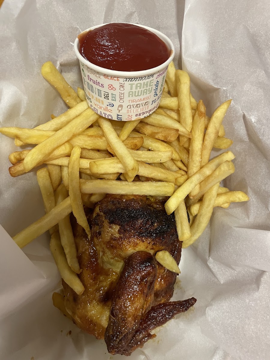 Restaurant Ohana Chickens Photo 7