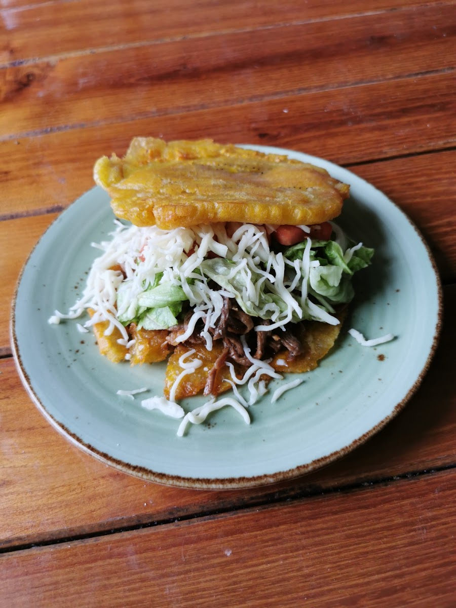 Restaurant Ohana Chickens Photo 8